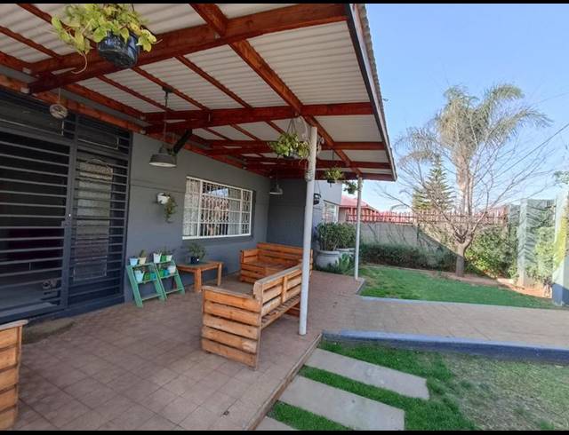 3 BEDROOM HOUSE FOR SALE IN KENSINGTON